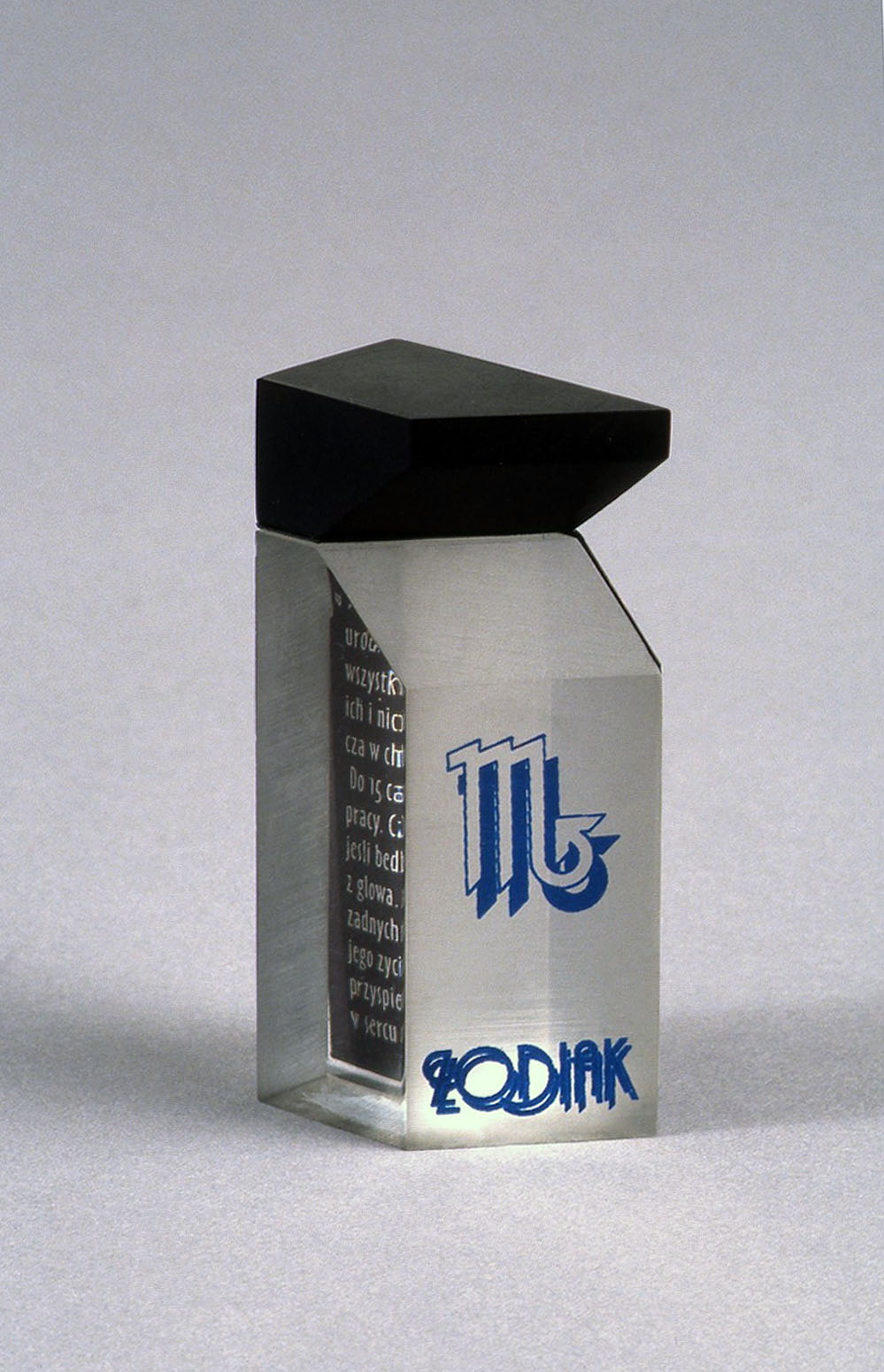 Projekt butelki na perfumy damskie serii Zodiak